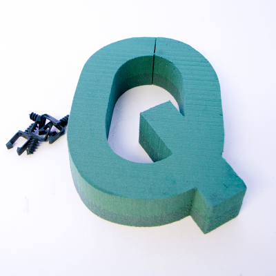 OASIS� Ideal Foam Frame Letter Q
